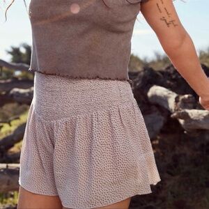 AERIE Flowy Smocked High Waist Pull On Shorts Size M
